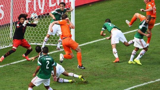 Mundial 2014: Holandia - Meksyk 2:1. Bezwzględni "Oranje"! Klątwa nad "El Tri"?