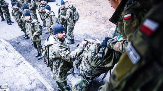 "Mundur jednak zmienia człowieka". W Zamościu zaczęły się ostre ćwiczenia