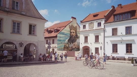 Mural czy donica? Mieszkańcy Kazimierza Dolnego zadecydują