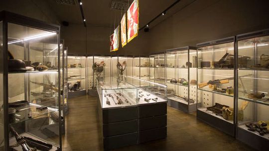 Muzeum już jest formalnie muzeum. Ale nadal bez broni