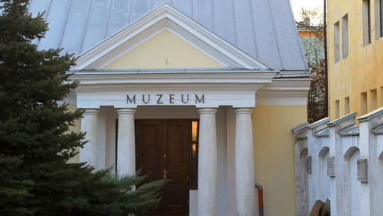 Muzeum polarne opuszcza dworek. Co będzie w tym miejscu?