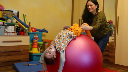 Myślał, że jak będzie starszy to wyzdrowieje. 7-latkowi potrzebna jest pomoc