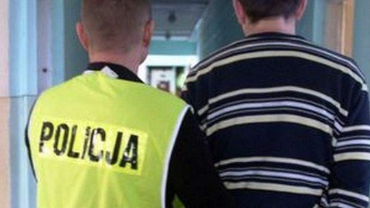 Myślała, że pomaga policji. Wysłała oszustom 33 tys. zł