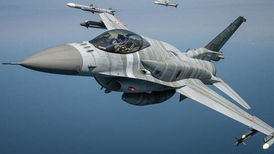 Myśliwce poderwane, bo Rosjanie atakują w Ukrainie