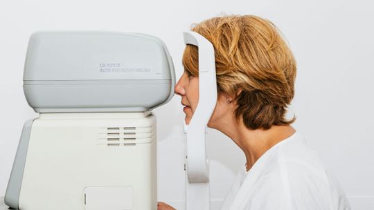 Na czym polega operacja zaćmy?