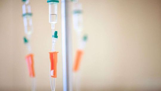 Na czym polega żywienie pozajelitowe i kiedy jest stosowane