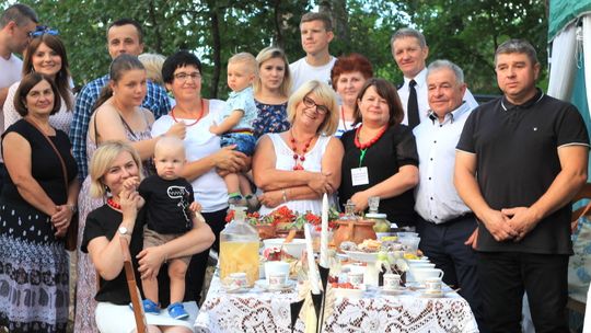 Na dożynkach w Żyrzynie stoły uginały się od specjałów [zdjęcia]