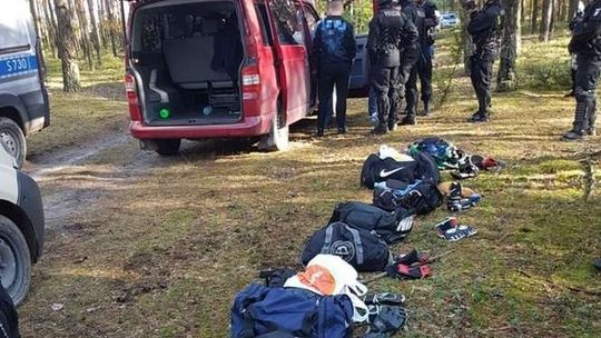 Na grzyby ze sprzętem do bijatyki. Policja zapobiegła ustawce kiboli