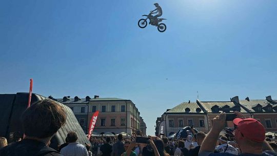 Na kółkach, więc na okrągło. Motoryzacyjna impreza w Zamościu