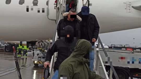 Na lotnisku czekali na niego... policjanci. Szukali go od 5 lat
