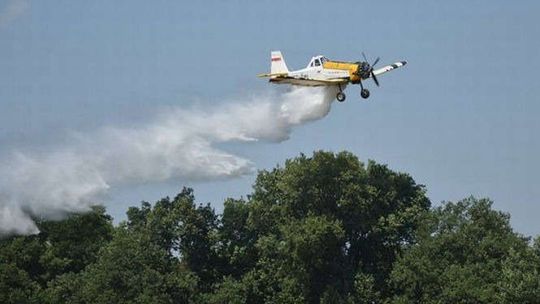 Na lotnisku w Dęblinie rozbił się samolot. Nie żyje pilot