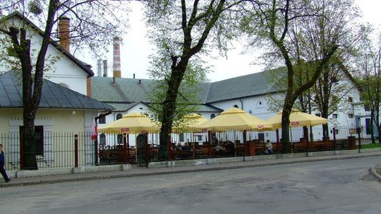 Na piwo do ogródka na dziedzińcu Browaru w Zwierzyńcu