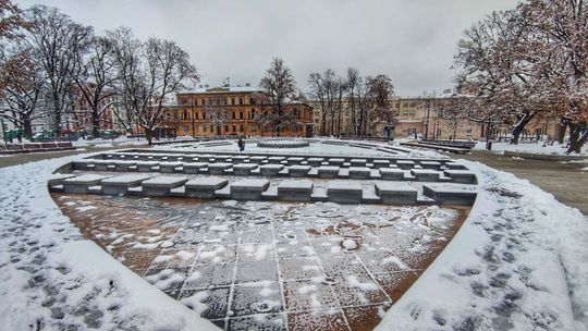 Na pl. Litewskim zgasną latarnie. "Ofiarami Wielkiego Głodu było kilka milionów Ukraińców. Teraz Rosja robi to samo." 