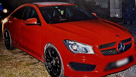 Na „podwójnym gazie” i bez prawka. Kierującemu grozi kilka lat więzienia