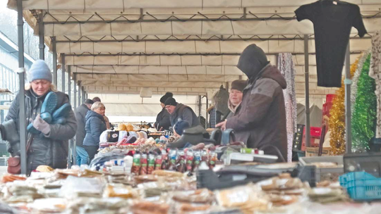 Na straganie w dzień targowy... robi się coraz bardziej pusto?