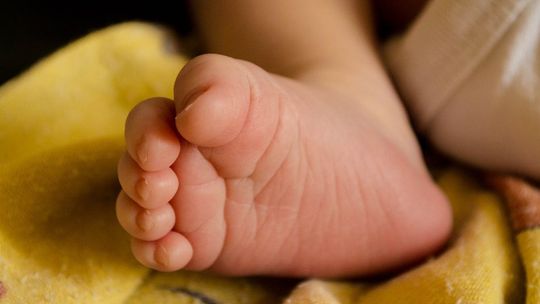 Na świat przyszło dziecko zakażone koronawirusem. Pierwsze w tym kraju