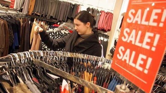 Na świąteczne zakupy tylko z głową. Kiedy możemy zwrócić prezent?