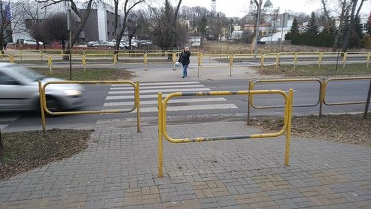 Na tych przejściach dla pieszych w Chełmie może się zrobić bezpieczniej