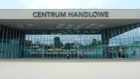 Na Vivo! pojawił się napis CENTRUM HANDLOWE. Architekt: "Tak jakby można było pomylić go z kurnikiem"