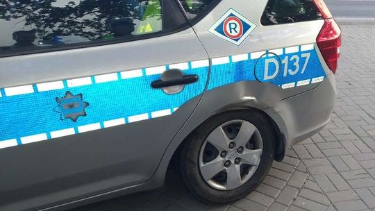 Na widok policjantów rzucił się do ucieczki. Najpierw samochodem, potem pieszo