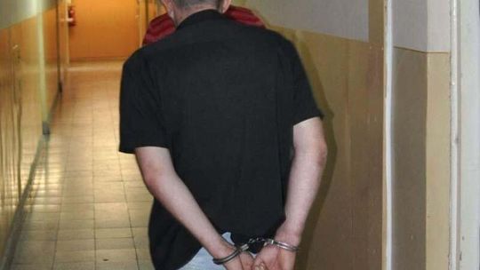 Nabierał ludzi\"na wnuczka\". Trafił za to do aresztu