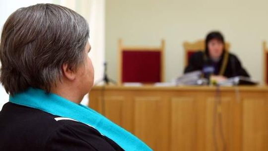 Naciągnęli emerytkę. Pożyczyła 10 tys. zł i straciła mieszkanie