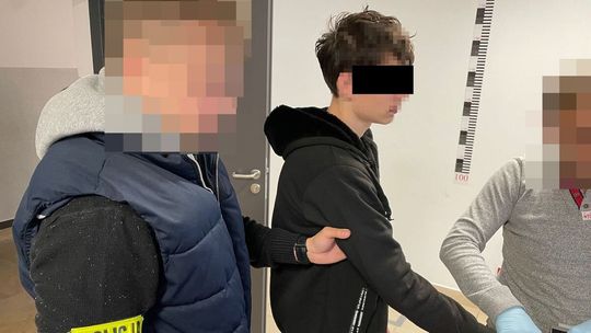 Naćpani młodzi rodzice opiekowali się niemowlakiem. Sąsiadów zaniepokoił dym 