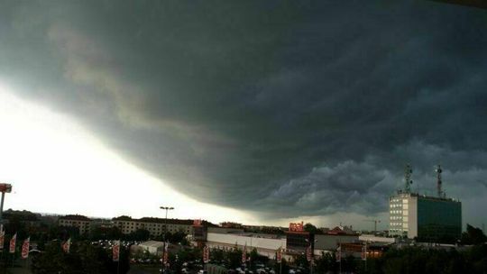 Nadchodzą burze gradowe. Ostrzeżenie drugiego stopnia