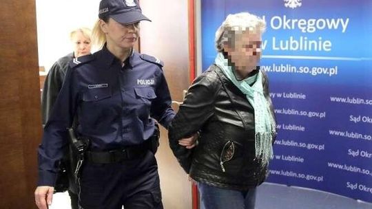 Nadziała męża na kij od szczotki, bo "był niedobry". Mężczyzna zmarł. Ponowny proces kobiety