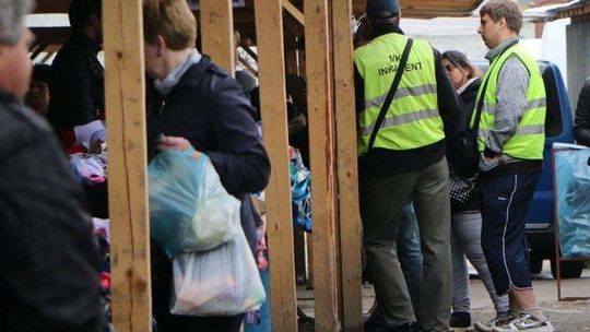 Nadzór budowlany: targ koło dworca to samowola. Dzierżawca nie boi się decyzji o rozbiórce