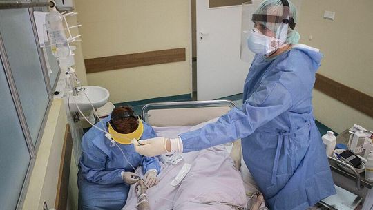 Nagrody za promocję szczepień. "Po to, żeby właśnie umknąć tej czwartej fali"