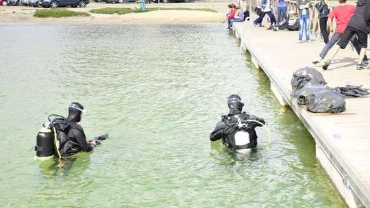 Najbardziej popularne jezioro w woj. lubelskim. W wodzie jest coraz więcej śmieci