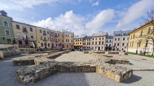 Najbliższa noc z przymrozkami w dziewięciu województwach, niedziela cieplejsza