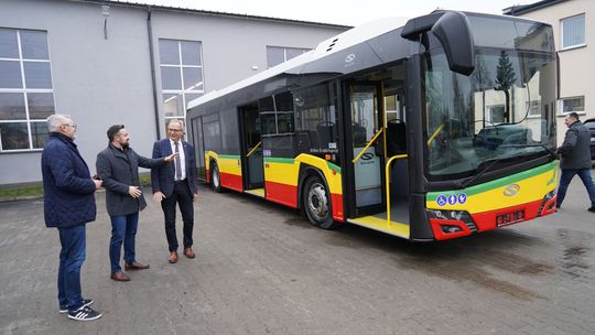Najdłuższy autobus w mieście już wozi pasażerów 