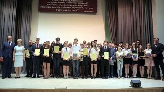 Najlepsi lubelscy gimnazjaliści z nagrodami i stypendiami (zdjęcia)