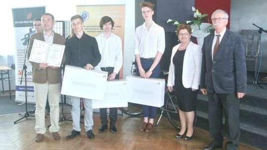Najlepsi uczniowie na Olimpiadzie Innowacji Technicznych i Wynalazczości