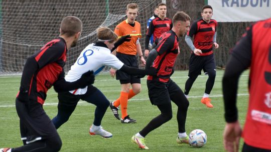 Najlepszy strzelec Orląt Spomlek zostaje, remis w pierwszym sparingu