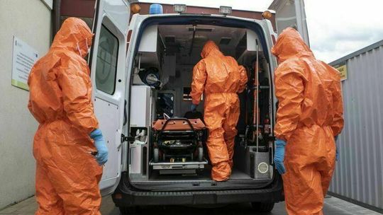 Najnowsze dane. Ponad 400 osób trafiło w ciągu ostatniej doby do szpitali