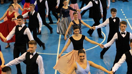 Najpiękniejsze tradycyjne polskie tańce w Puławach. Turniej "O Pierścień Księżnej Izabeli" [zdjęcia]