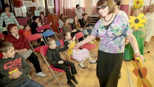 Najpierw bal potem paczki od PCK dla dzieci