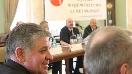 Najpierw go odwołali a potem przywrócili. Odprawę da dzieciom