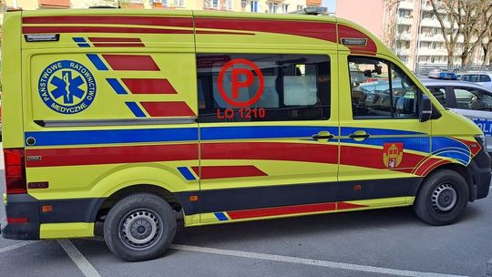 Najpierw prosił o pomoc, później zaatakował ratowników