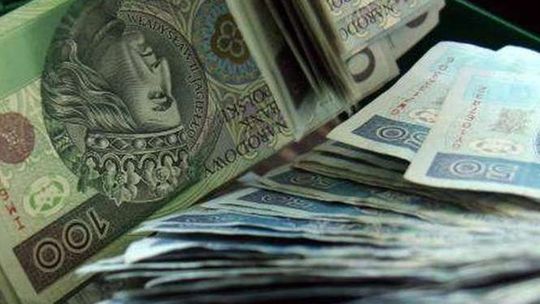 Najpierw z nim pił, a potem ukradł mu 15 tys. zł