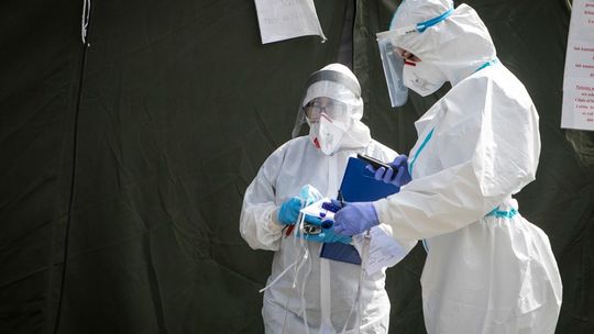 Najwięcej nowych przypadków zakażenia w woj. łódzkim. Najwięcej ofiar śmiertelnych we Wrocławiu