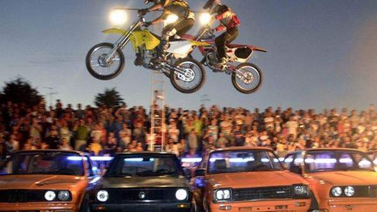 Największe kaskaderskie show na lotnisku w Białej Podlaskiej