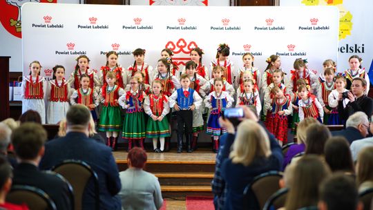 Najzdolniejsi mieszkańcy powiatu nagrodzeni! Kultura, sport i nauka docenione w Starostwie