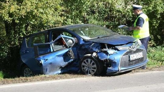 Nałęczowska: Wymusiła pierwszeństwo. Kierowca w ciężkim stanie [zdjęcia]