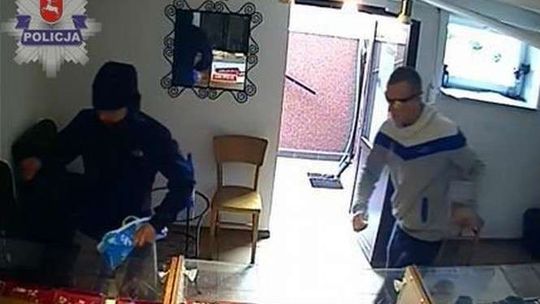 Napad na jubilera w Dęblinie. Zobacz film