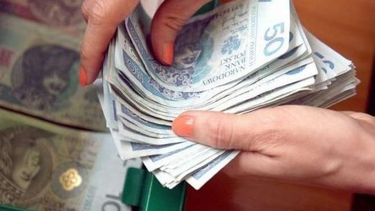 Napadł na bank z bronią w ręku, wpadł tydzień później. Odpowie przed sądem