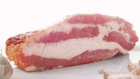 Napadł na kolegę i ukradł boczek